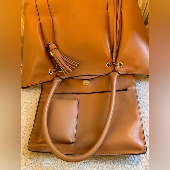 LONDON FOG AUTHENTIC PURSE - Picture 8 of 13